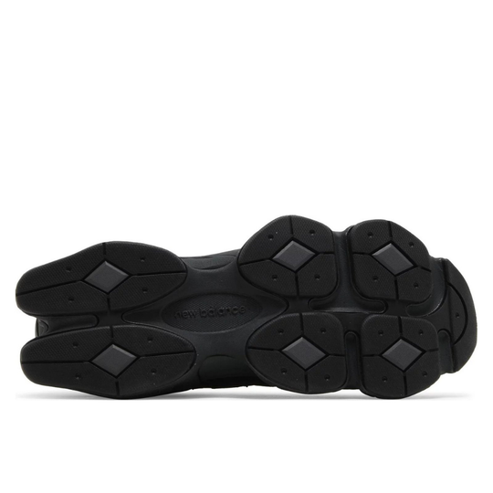 9060 Triple Black Leather "U9060NRI"