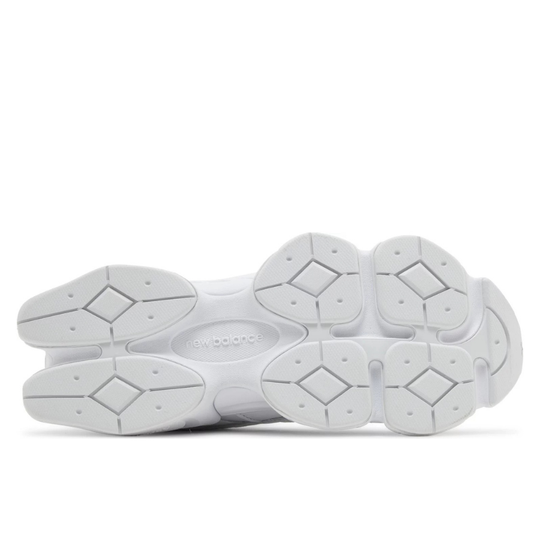 9060 Triple White "U9060NRJ"