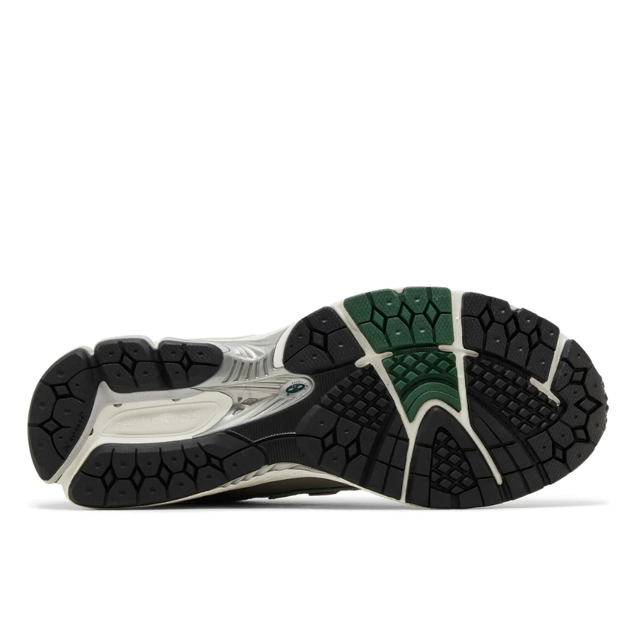 1906 Silver Metallic Nightwatch Green "M1906REU"